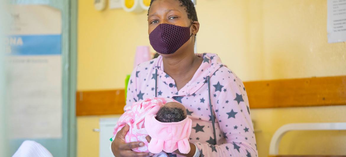 Près d'un tiers des femmes des pays en développement deviennent mères à l'adolescence (UNFPA)